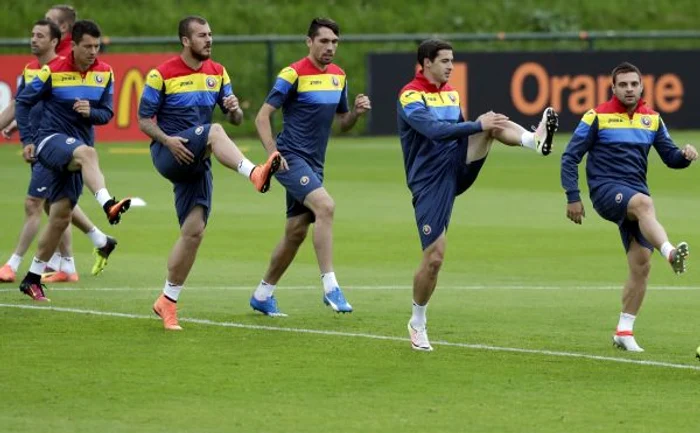 
    Nationala Romaniei, la antrenamentFOTO: AP  