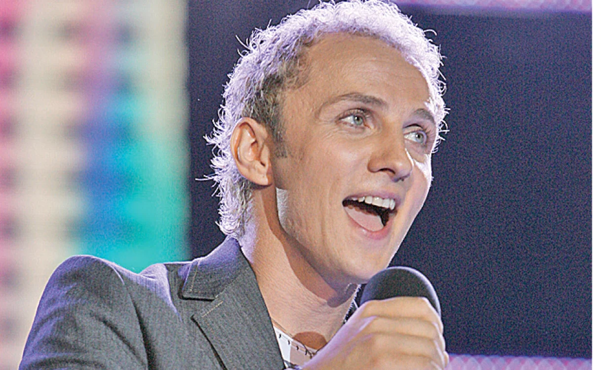 
    Mihai Trăistariu a  investit 15.000 €  în piesa „Paradisio”,  cu care speră să  câștige Eurovisionul  suedez  