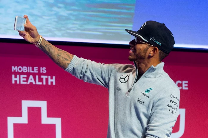 
    Cardul MicroSD unde se inventariază toate amintirile noastre din telefonSamsung  