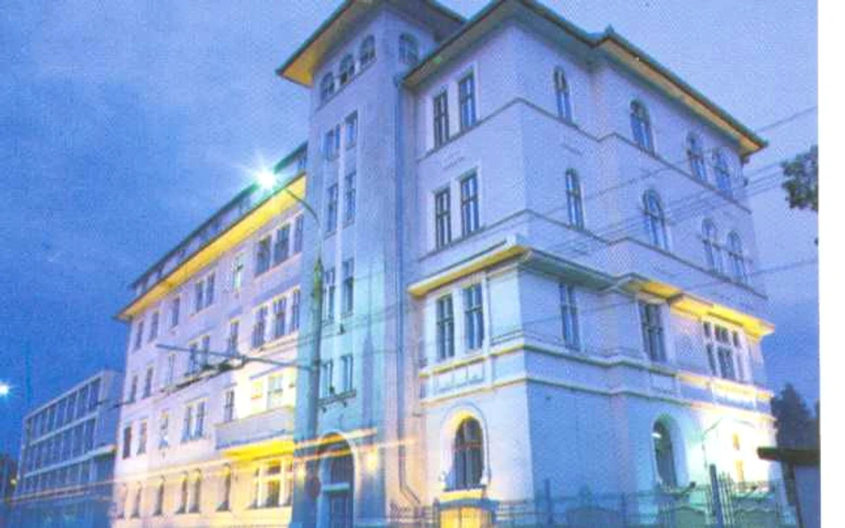 Fostul sediu al SNGN ROMGAZ Medias, astăzi o parcare