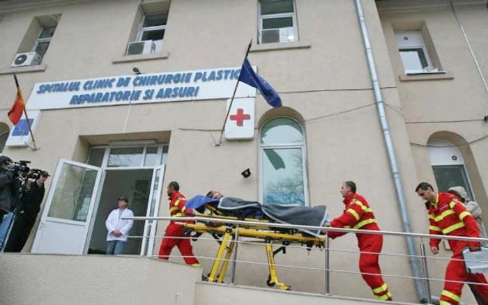 
    Managerii de spitale trebuie să se ocupe exclusiv de unitățile medicale pe care le conduc cel puțin până la ora 16.00  