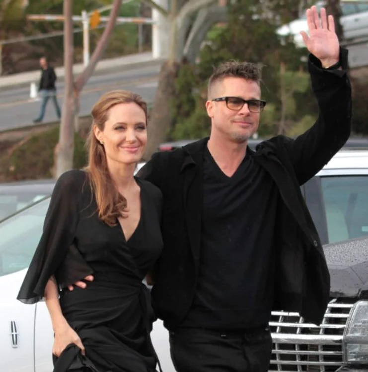 
    Angelina Jolie şi Brad Pitt, în Los Angeles. (Foto: Guliver/SplashNews)  