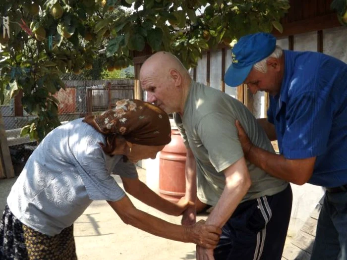 Familia Dragu din Dumbrava aşteaptă să primească indemnizaţia FOTO Corina Macavei