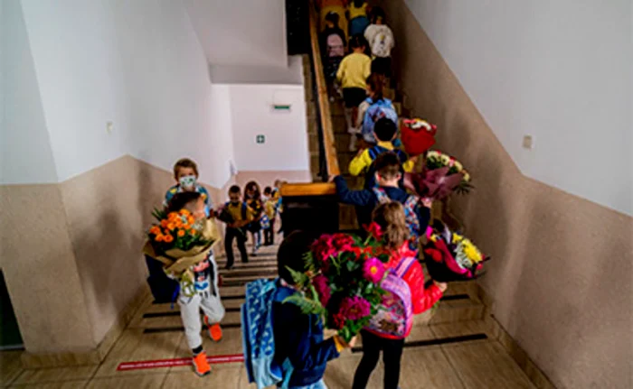 Părinții și bunicii, copleșiți de emoțiiFoto: Inquam Photos