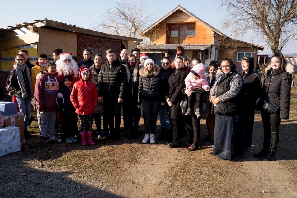 11 familii au fost ajutate să aibă parte de sărbători frumoase                        Foto: porei.andreialexandru