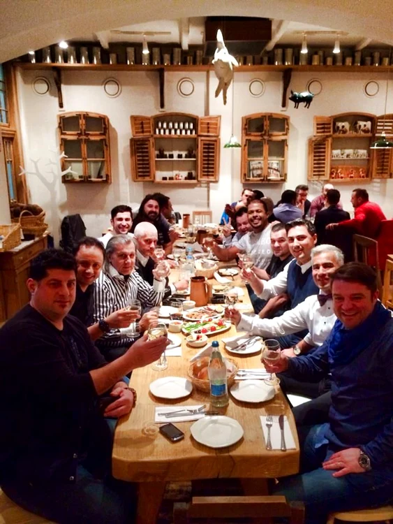 Alexandru Ciucu si prietenii lui, tătici