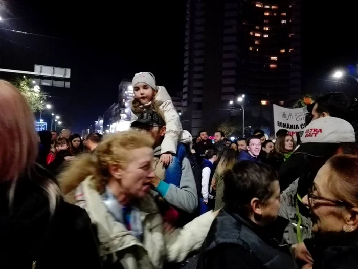 Micuții au rezistat eroic timp de 6 ore, cât a durat protestulFoto: Click!