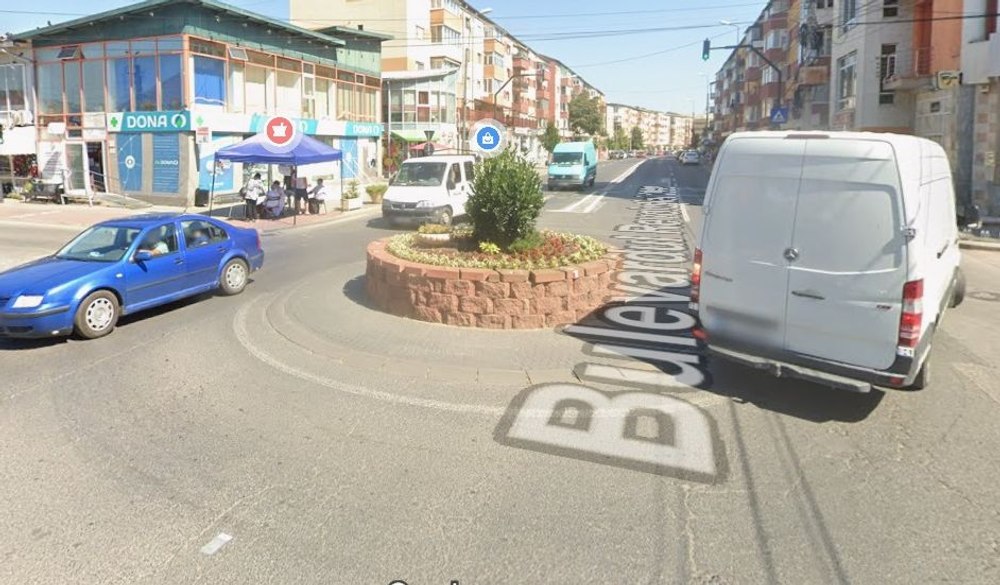 Șoferul de BMW, sensul giratoriu și derapajul controlat. Cum a anulat amenda polițistului și a rămas și cu permisul