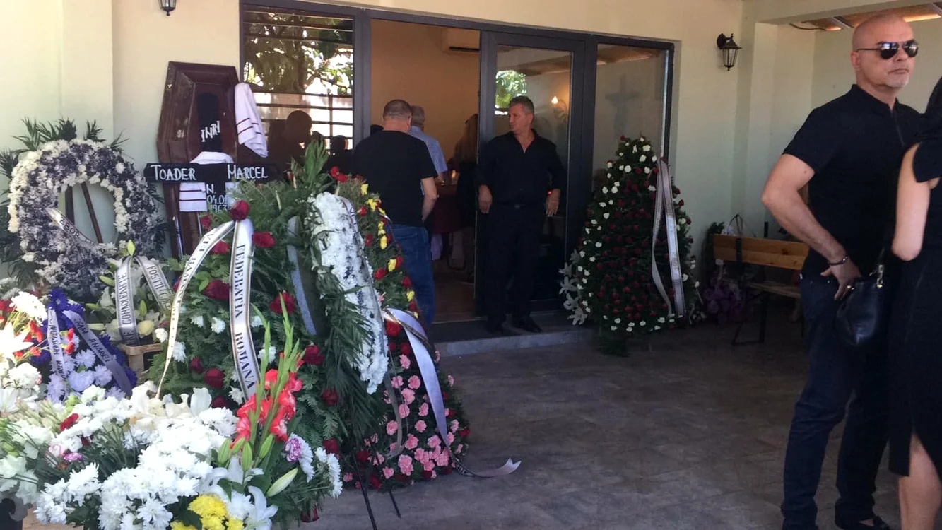 
    Slujba de înmormântare are lor la biserica Cimitirului Central din Constanțafoto: Sânziana Ionescu  / Adevărul  