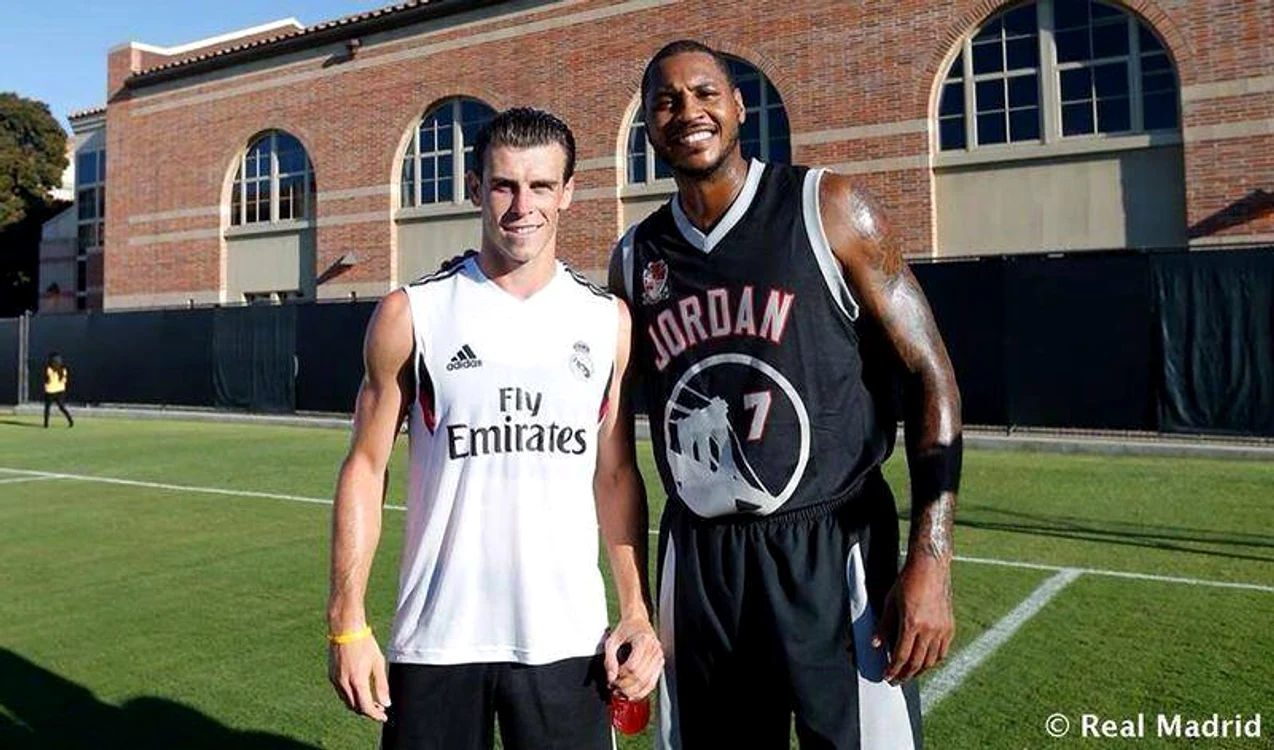 Din punct de vedere fizic, Bale nu este departe de baschetbalistul Carmelo Anthony, vedeta lui New York Kniks şi unul dintre coloşii din NBA
