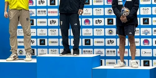 Darius Rapa pe podium la campionatul mondial, 2024, foto Facebook ANS jpg