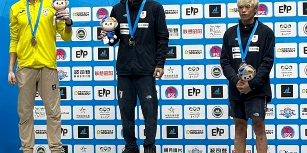 Darius Rapa pe podium la campionatul mondial, 2024, foto Facebook ANS jpg