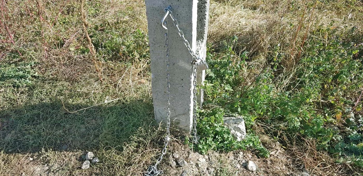 Acesta este lanţul care delimita accesul în zonă