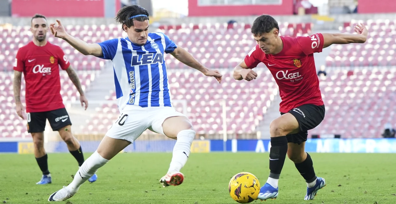 Ianis Hagi, nicio sclipire în meciul cu Terrassa. Foto Getty images
