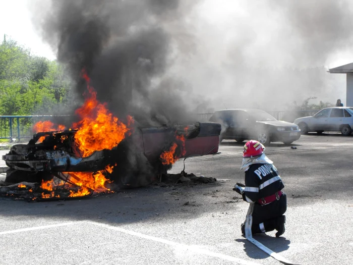 Pompierii au desfăşurat un exerciţiu pe Autostrada Soarelui FOTO IGSU