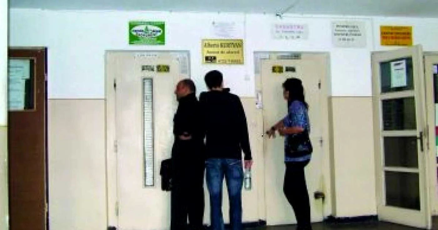 Iaşi: Regiunea pe scurt / Pietrenii folosesc lifturi vechi de o jumătate de secol