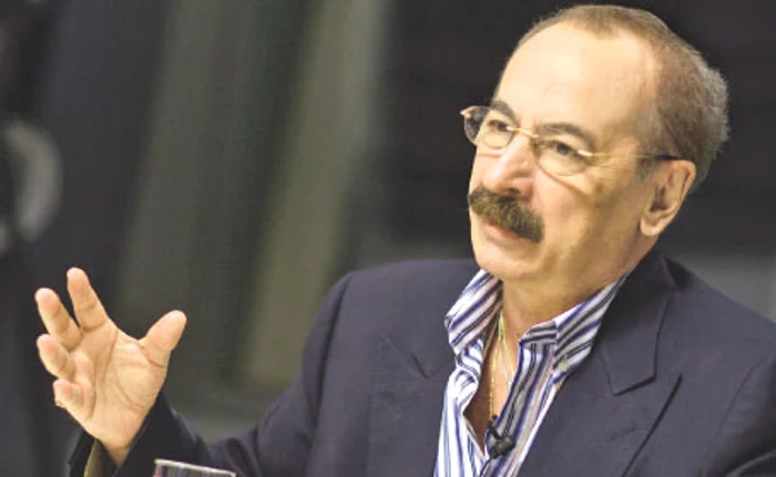 Între anii 1998 şi 1999, Radu Vasile a fost prim-ministru