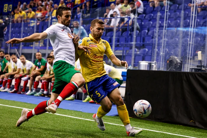 Naționala de minifotbal a României într-un meci cu Bulgaria. FOTO: www.frminifotbal.ro