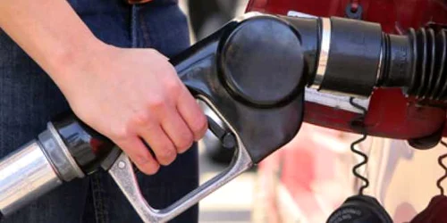 Firma teleormăneană a comercializat fără drept importante cantităţi de combustibil