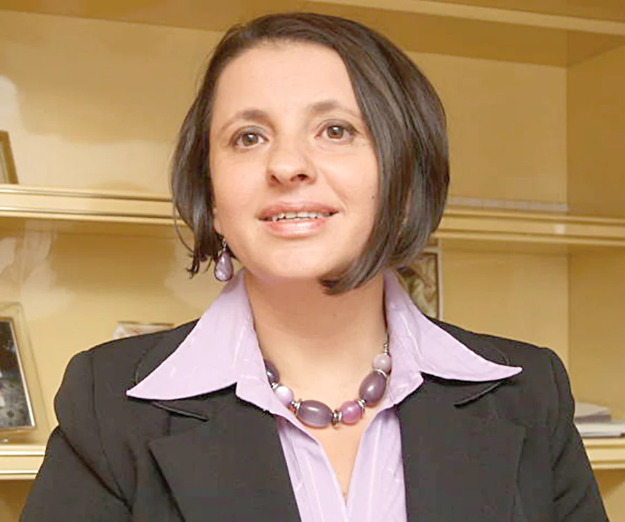 "Nu uitaţi să beţi apă! Între 30 şi  40 ml/kg corp/zi,  la temperatura camerei."  Dr. Lygia Alexandrescu, nutriţionist