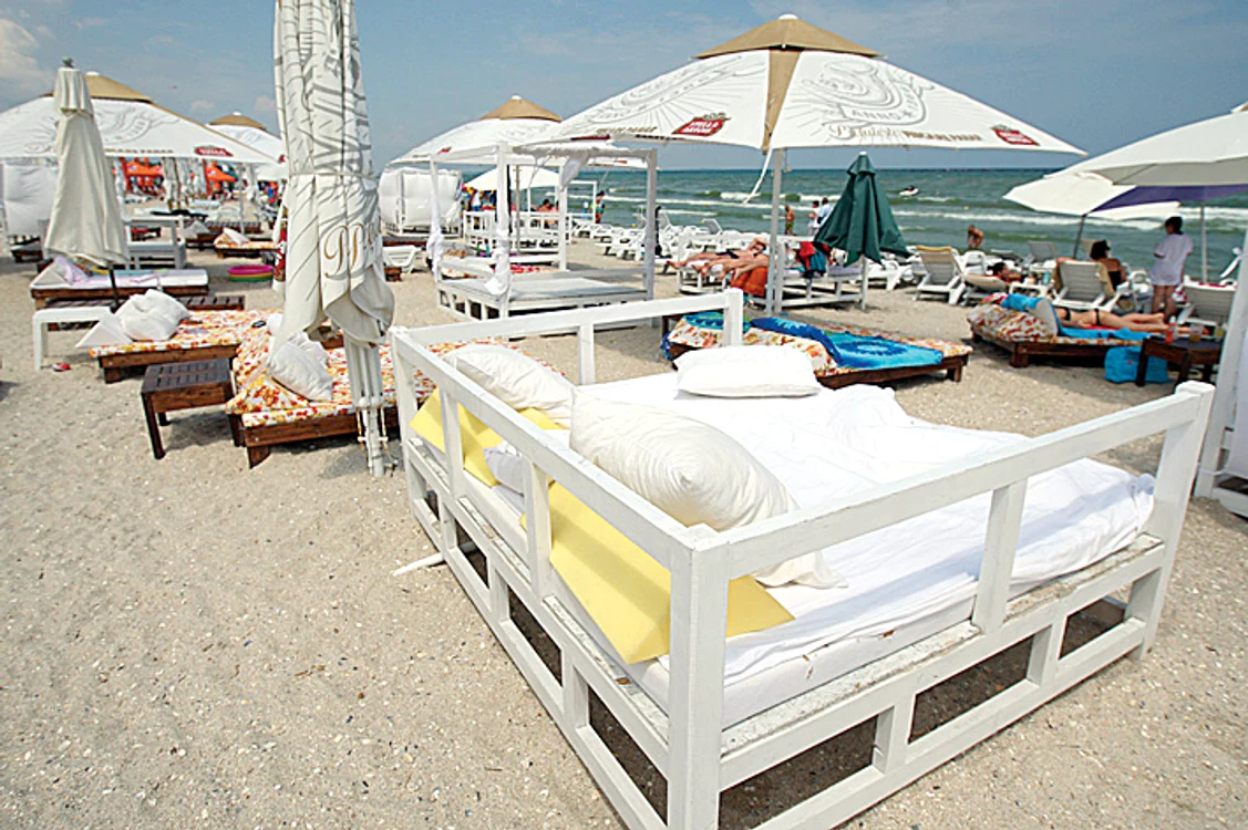  Aceste baldachine sunt  preferatele românilor la plajă
