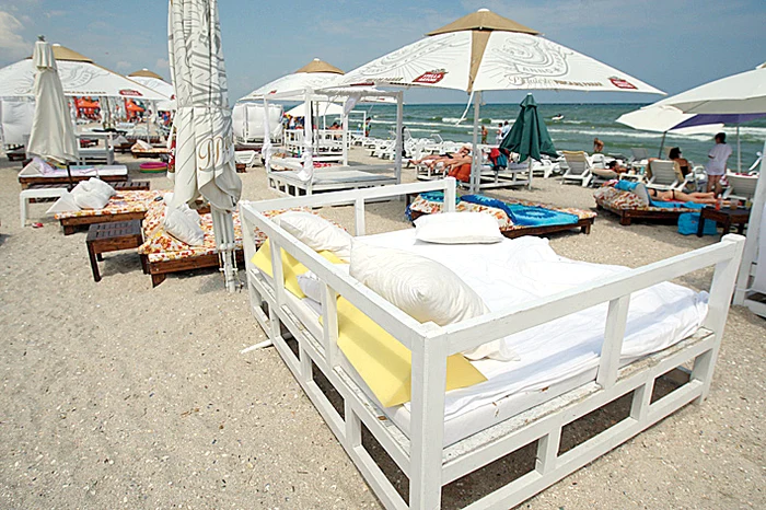  Aceste baldachine sunt  preferatele românilor la plajă