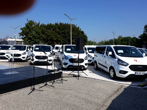 Microbuzele Ford pleacă de la Budapesta FOTO RMDSZ