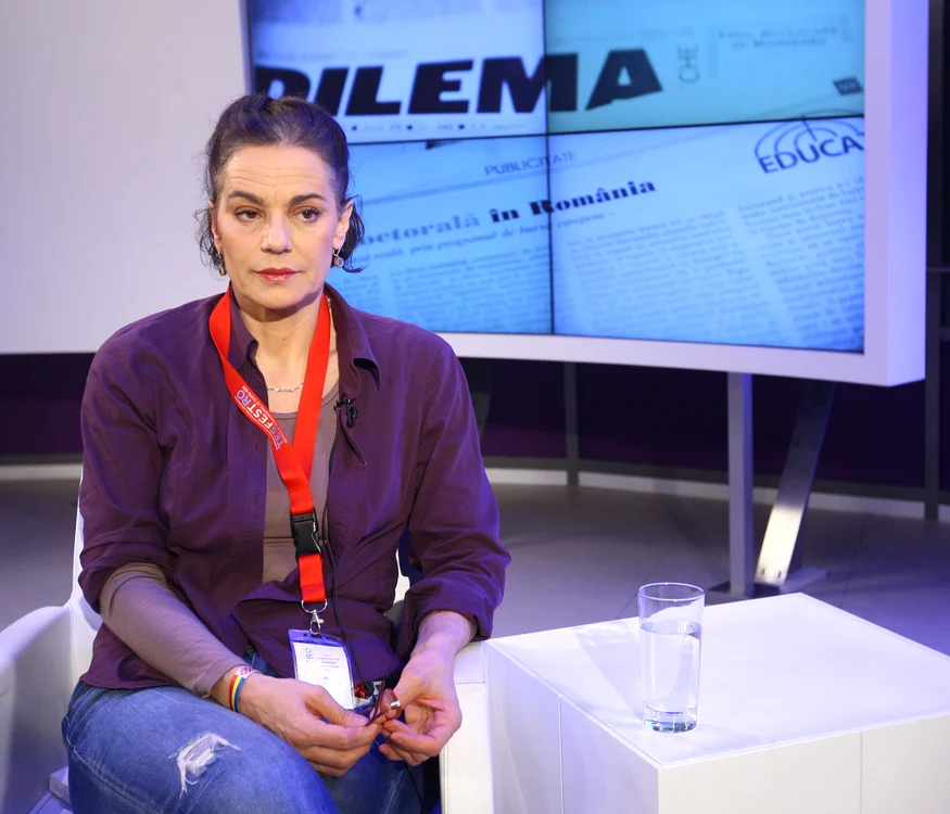 „Vreau să trăiesc mai multe existenţe“ – dialog cu Maia MORGENSTERN jpeg