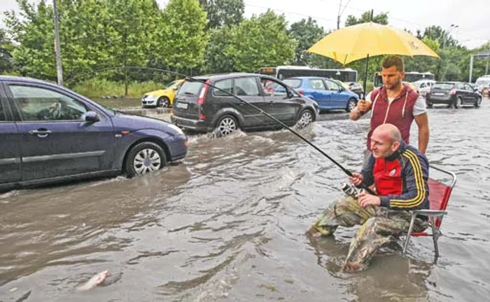 În cartierul Tineretului din Capitală oamenii au făcut haz de necaz și au ieșit la pescuitfotografii: inquam/liviu florin albei