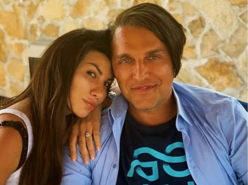 
    Sheila și Bogdan Ionescu Syda vor deveni părinții unei fetițe în februarie, anul viitorfoto: arhiva personală  