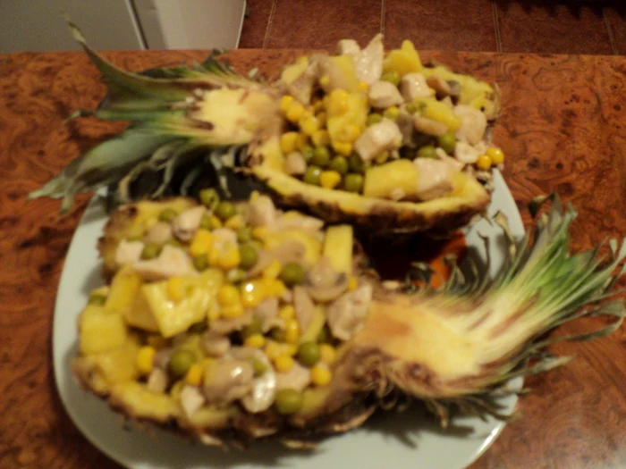 Ananas umplut
