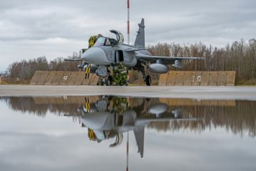Suedia trimite pentru prima dată avioane de luptă pentru a patrula granițele NATO