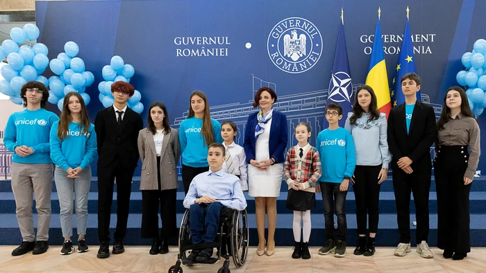 Ședință de guvern susținută de copii, de Ziua Internațională a Drepturilor Copilului FOTO: GOV.RO