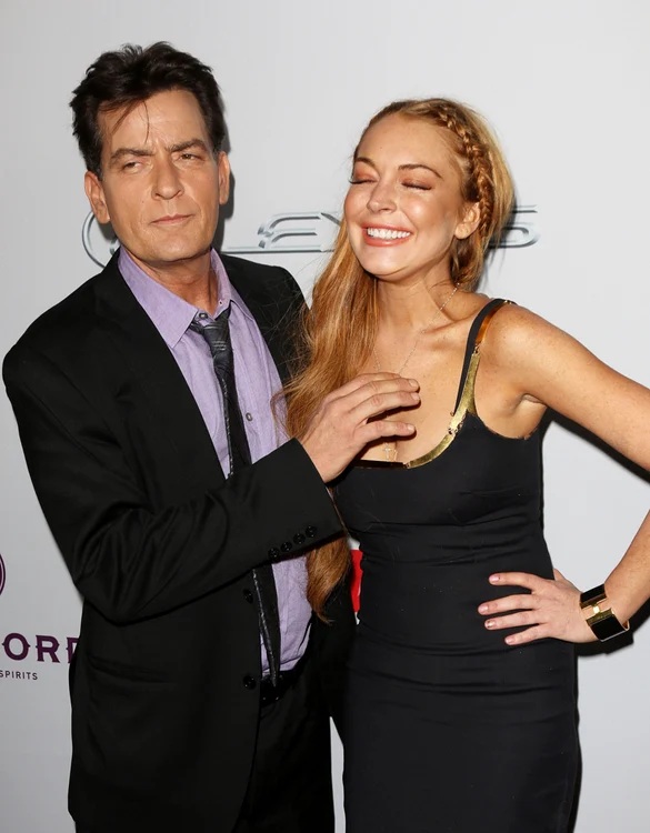 Lindsay Lohan si Charlie Sheen (FOTO: TNYF/WENN.com)