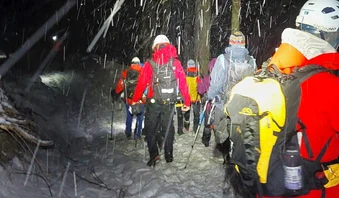 Turiștii s-au aventurat pe munte pe vremea rea. FOTO: Facebook/Salvamont România