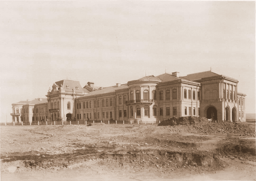 Memoria ruinelor Curții Domnești din Iași. Reședința Domniei se afla pe locul Palatului Culturii