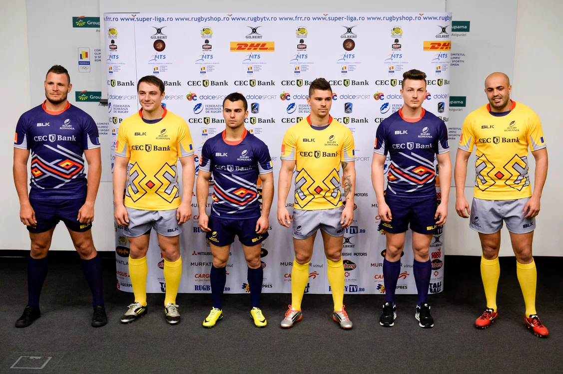 Lucaci, Calafeteanu, Van Haaren şi restul băieţilor speră ca noile tricouri să-i ducă la următorul Mondial, din JaponiaFoto: Dragoş Savu