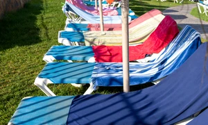 Șezlonguri rezervate cu prosopul FOTO Shutterstock