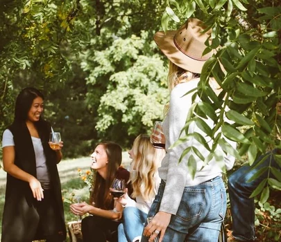 1 femei in aer liber 1 jpg jpeg