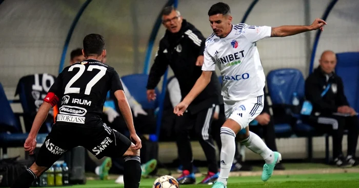 Neluțu Sabău nu reușește să-i trezească pe elevii săi. Foto Facebook FC Botoșani