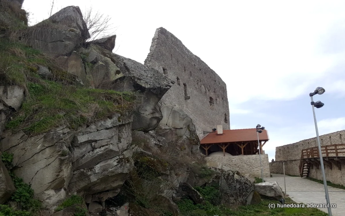 Cetatea Devei. FOTO: Daniel Guţă. ADEVĂRUL.