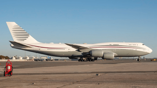 Trump primește un „palat zburător” de 400 de milioane de dolari din Qatar. Se poate accepta un asemenea cadou?