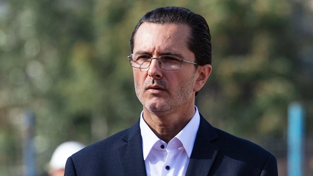 Vasile Bănescu îl ironizează pe George Simion, după ce liderul AUR a cerut pază SPP: „Pericolul letal ascuns în mâzgălirea cu graffiti”