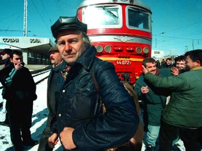 
    Fermierii au parcat nişte tractoare pe şine, blocând traficul feroviar  