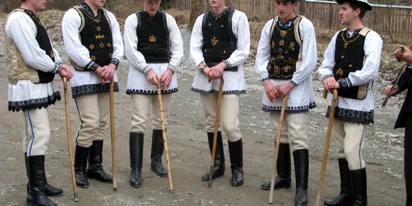 Colindătorii de la Mogoş
