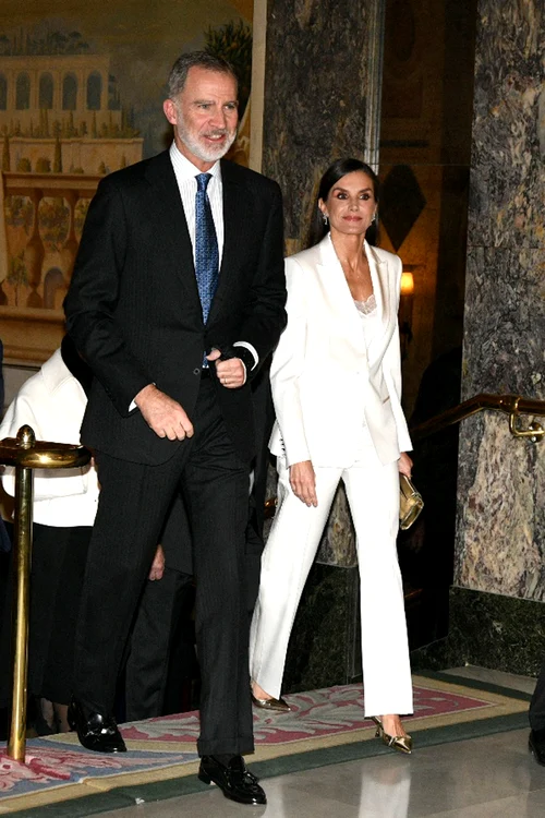 Regina Letizia și Regele Felipe al Spaniei, un duo perfect în alb și negru. FOTO: Profimedia