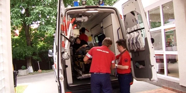 Profesoara bătută este acum internată la Spitalul Judeţean din Bistriţa