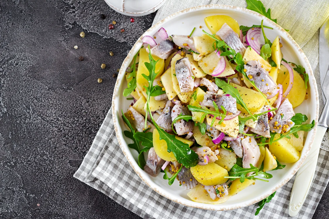salata hering cartofi shutterstock 1290107728 1 jpg jpeg