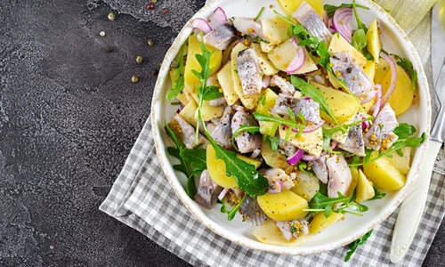 salata hering cartofi shutterstock 1290107728 1 jpg jpeg