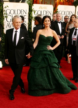 Catherine Zeta Jones si sotul